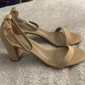 Dream pairs heels never worn size 11 nude